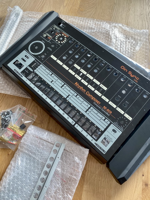 DinSync RE-808