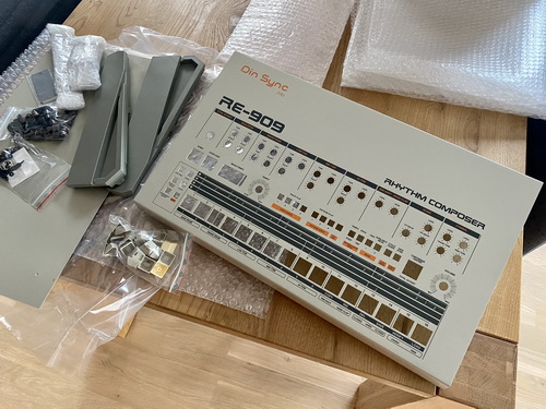 DinSync RE-909