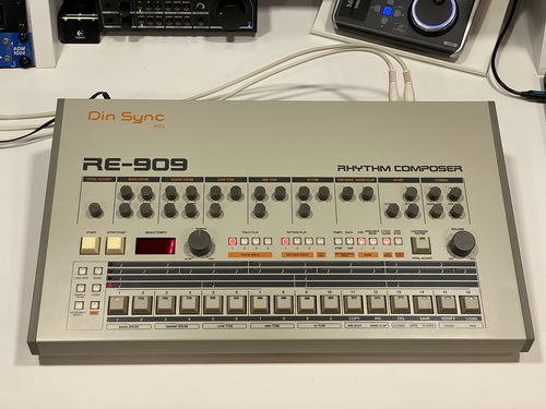 DinSync RE-909